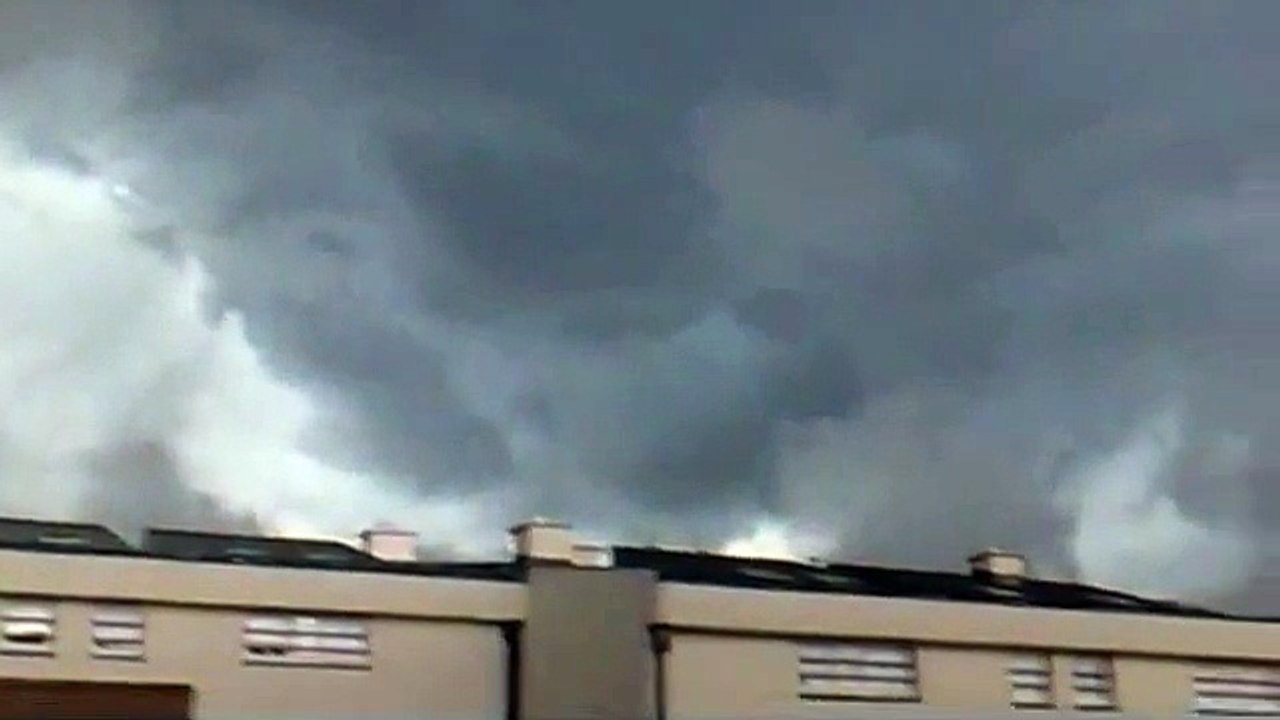 'Apocalyptic' Big Black Storm Clouds gather over France