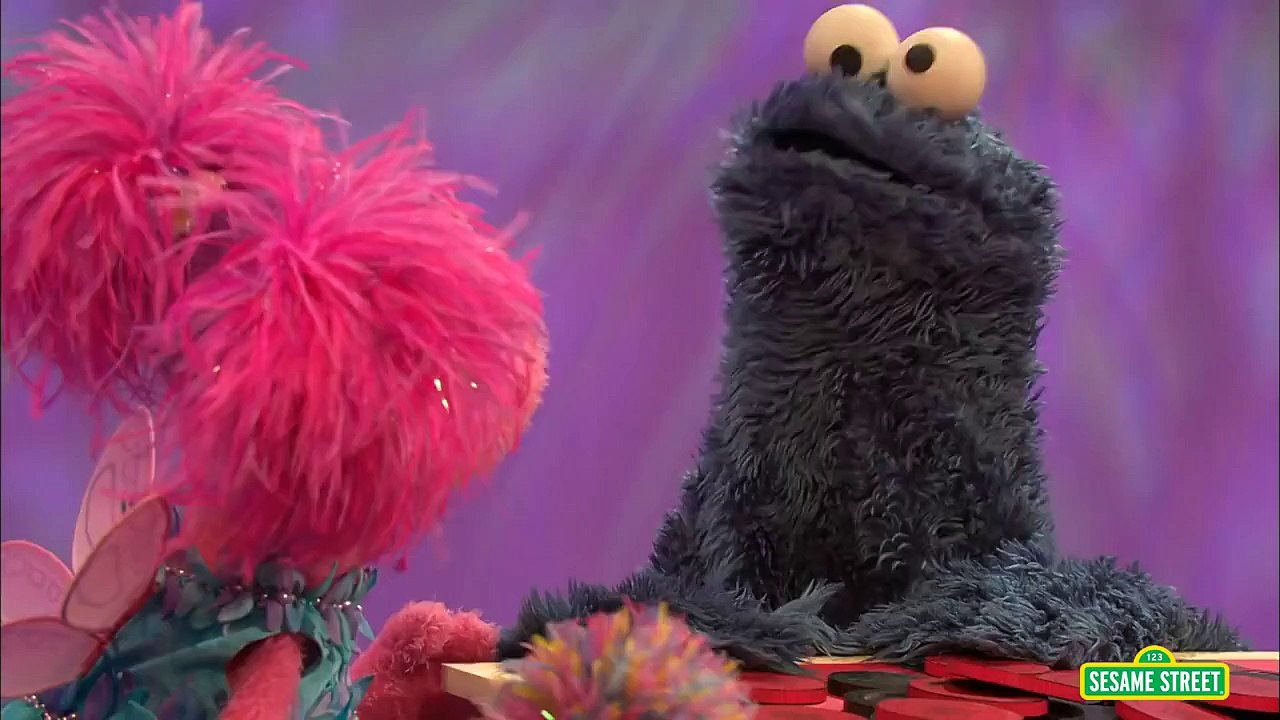 Sesame Street: Cookie Monster Plays (Eats) Checkers