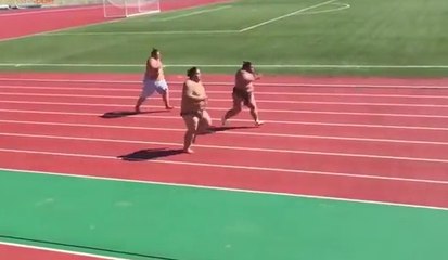 Hard struggle race of the wrestlers / Begini Jadinnya kalau para SUMO lomba Lari