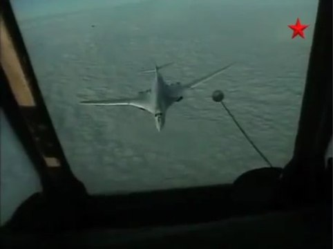 Стратегический бомбардировщик Ту-160. voenvideo.ru