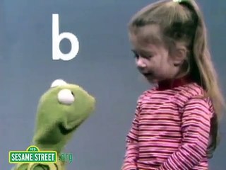 Sesame Street: Kermit and Joey Say the Alphabet
