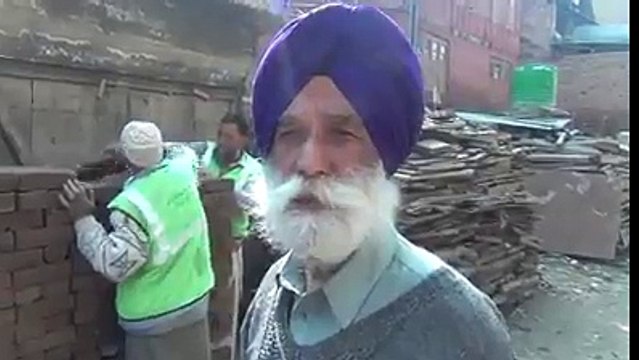 جماعت اسلامی کے کارکنان کی ٹوٹے گھر کی صفائی اور مرمت کیے جانے کے بعدغیر مسلم سکھ بزرگ کے تاثرات سنیئے