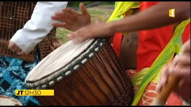 Grand Raid 2015 : arrivée des premiers coureurs à Cilaos