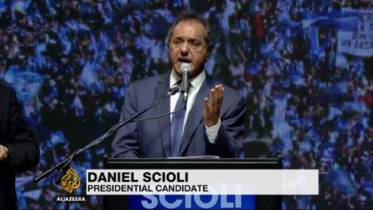 Argentina's presidential vote 'headed for runoff'