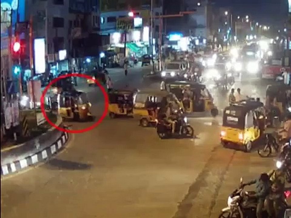 Bike Self skid | Caught by CCTV Cam | Live Accidents in India | Tirupati Traffic Police