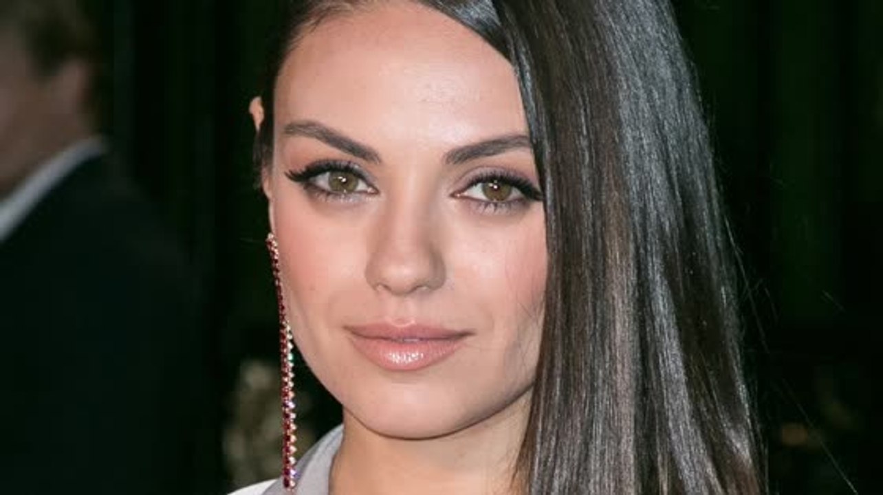 Mila Kunis scherzt, dass sie für ihr Baby eine Leiche vergraben würde