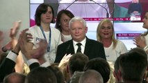 Pologne: les conservateurs de Kaczynski reviennent au pouvoir