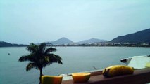 Mares de Ubatuba, Barcos de Pesca na entrada do porto, praia do Cruzeiro, Ubatuba, SP, Brasil, 2015