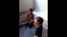 Filistinli bir babanın ölü kızına sarılışı - Funny videos - Komik videolar