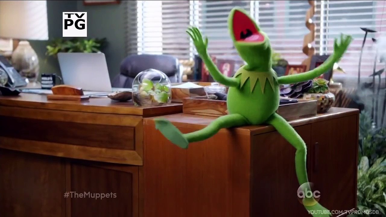 The Muppets 1x02 Promo Hostile Makeover (HD)