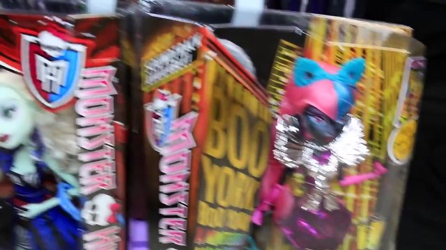 HUGE Monster High Dollhouse Deadluxe High School Boo York & Freak Du Chick Dolls + Dracula