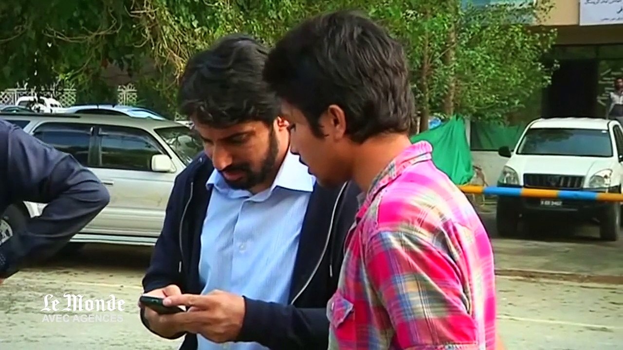 Conséquences du violent séisme à Peshawar