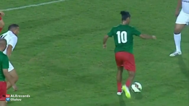 Superbe passe aveugle de Ronaldinho au jubilé de Mustapha Hadji
