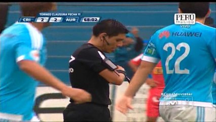 Pérou - Passe décisive de l'arbitre!