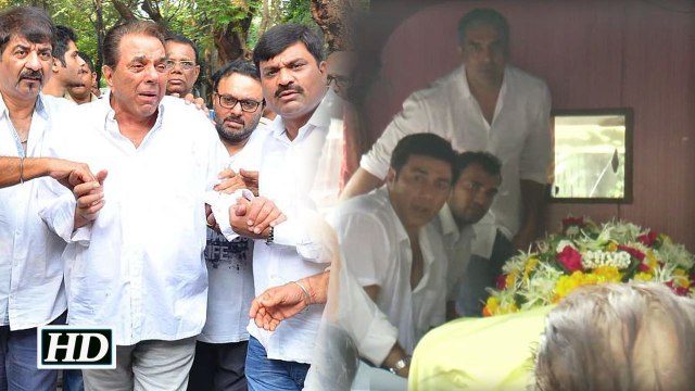 Dharmendra Breaks Into Tears At The Funeral Of His Brother Watch Video
