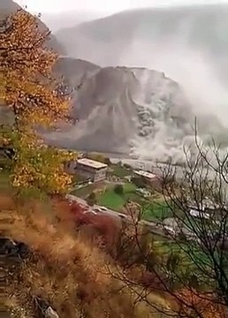 Earthquake Pakistan - Video of Hunza and Gilgit Glashiers Broken in Heavy Tremors - 26th Oct 2015