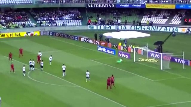 Pato un enroulé parfait en pleine lucarne !