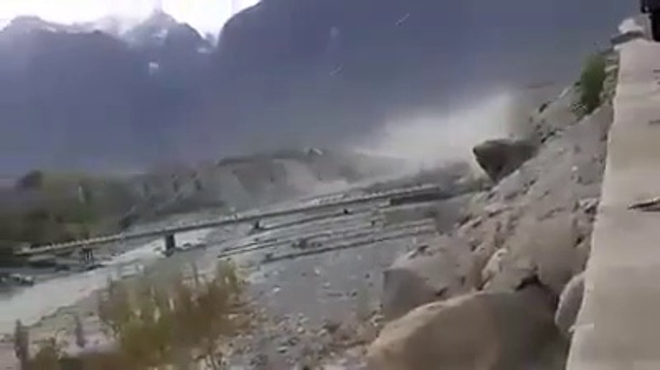 Clear Video From Gilgit Danyore Old Bridge Is Shaking