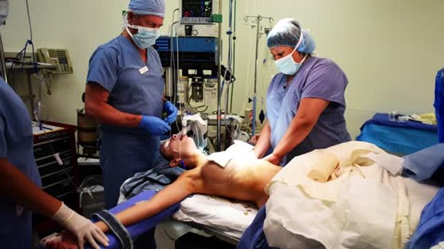 Farrah Abraham promueve nuevos implantes con 3ª cirugía de aumento de senos