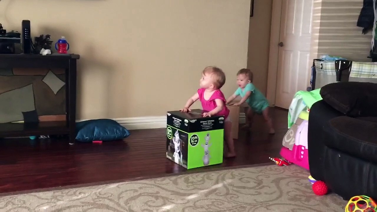 ikiz kardeşlerin birbiriyle yarışı