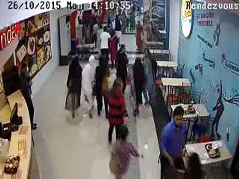 centaurus mall islamabad earthquake scared People are Running For Saftey