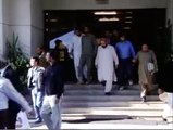 Scared People Are Running From Supreme court of Pakistan Building During earthquake on 26 October 2015