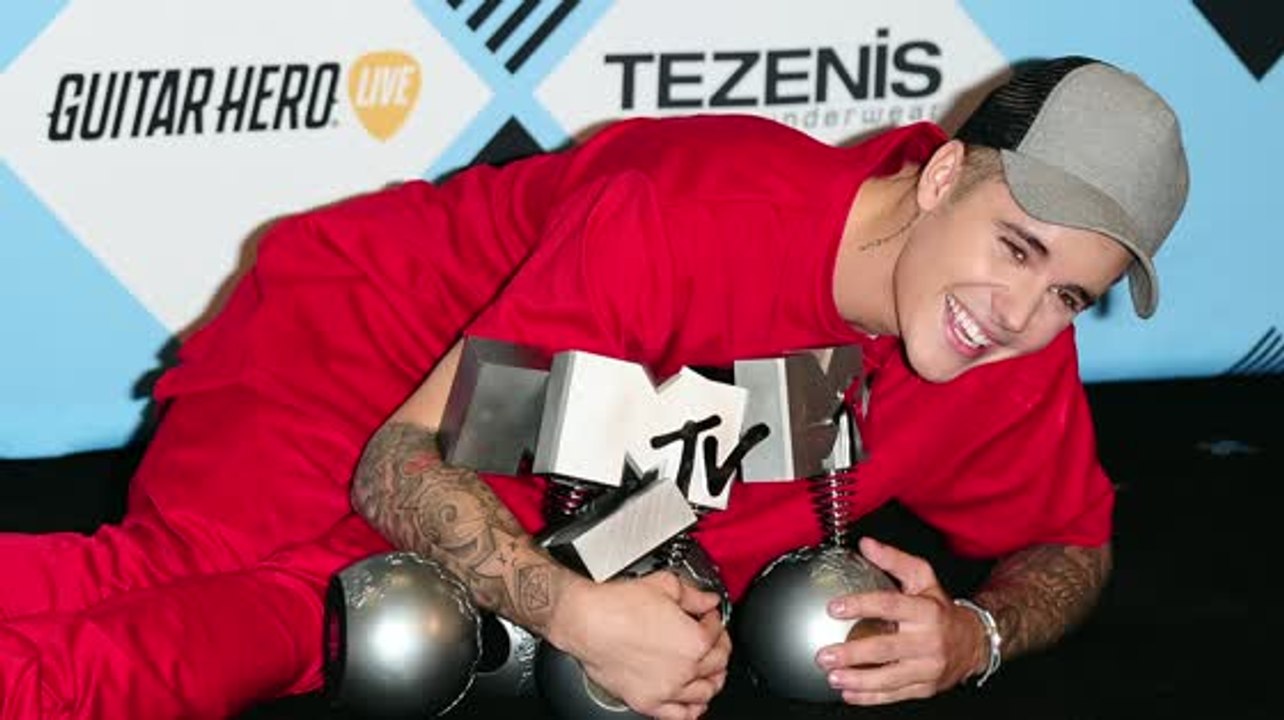 Justin Bieber Wins 5 MTV European Music Awards