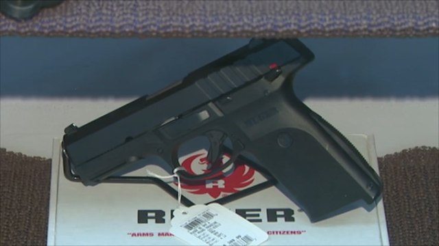 جدل بأميركا بشأن قوانين اقتناء السلاح الفردي