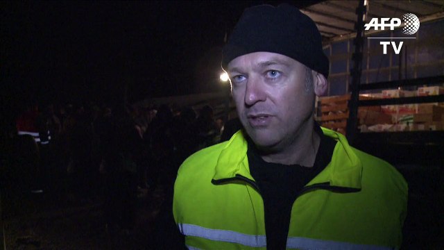 Migrants continue to cross Balkans en masse