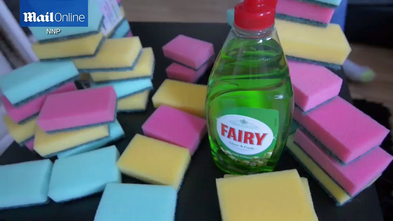 Moi j'aime le chocolat ... et elle préfère les éponges ... 20 par jours !!! Choquant ?