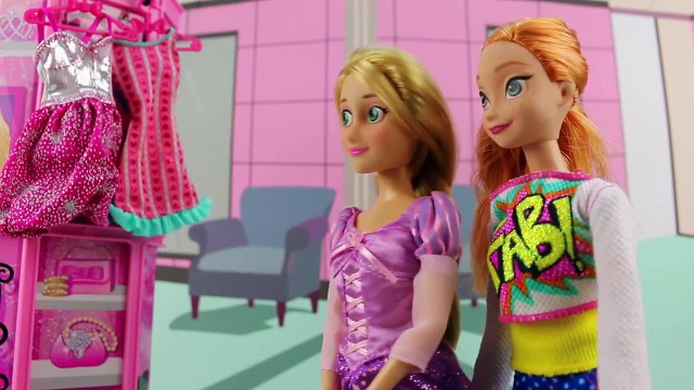 Anna Saves Elsa from Marrying Hans with Kristoff and Jack Frost. DisneyToysFan