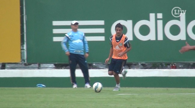 Eles voltaram! CX10 e Robinho treinam com elenco do Palmeiras