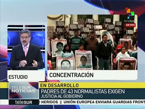 A 13 meses de desaparición, padres de los 43 exigen justicia