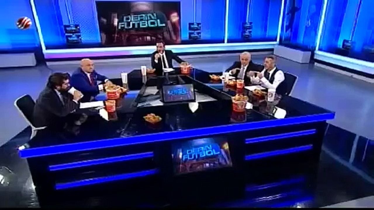 Derin Futbol Tavuk Reklamı - Derin Futbol Komik Popeyes Reklamı
