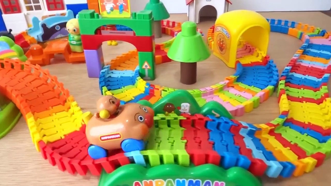 全長5m！ アンパンマンおもちゃ くねくねロード Anpanman Toy Youtube