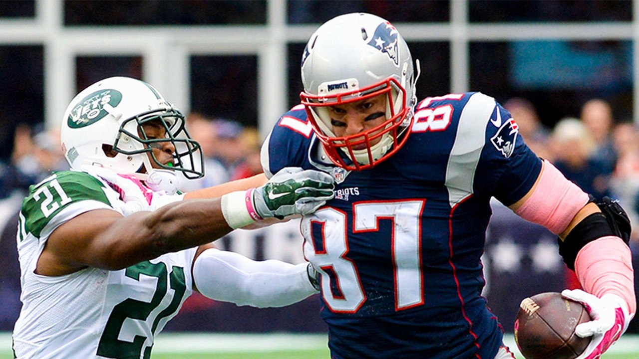 Rob Gronkowski Carries Jets Defender for 7 Yards