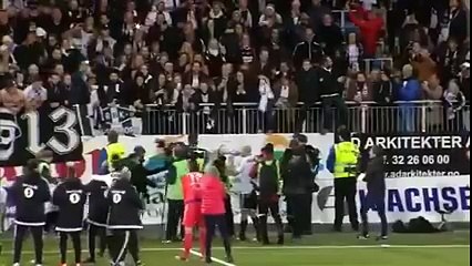 Rosenborg legend Mikael Dorsin leads fans in amazing chant after winning league title! Must see!