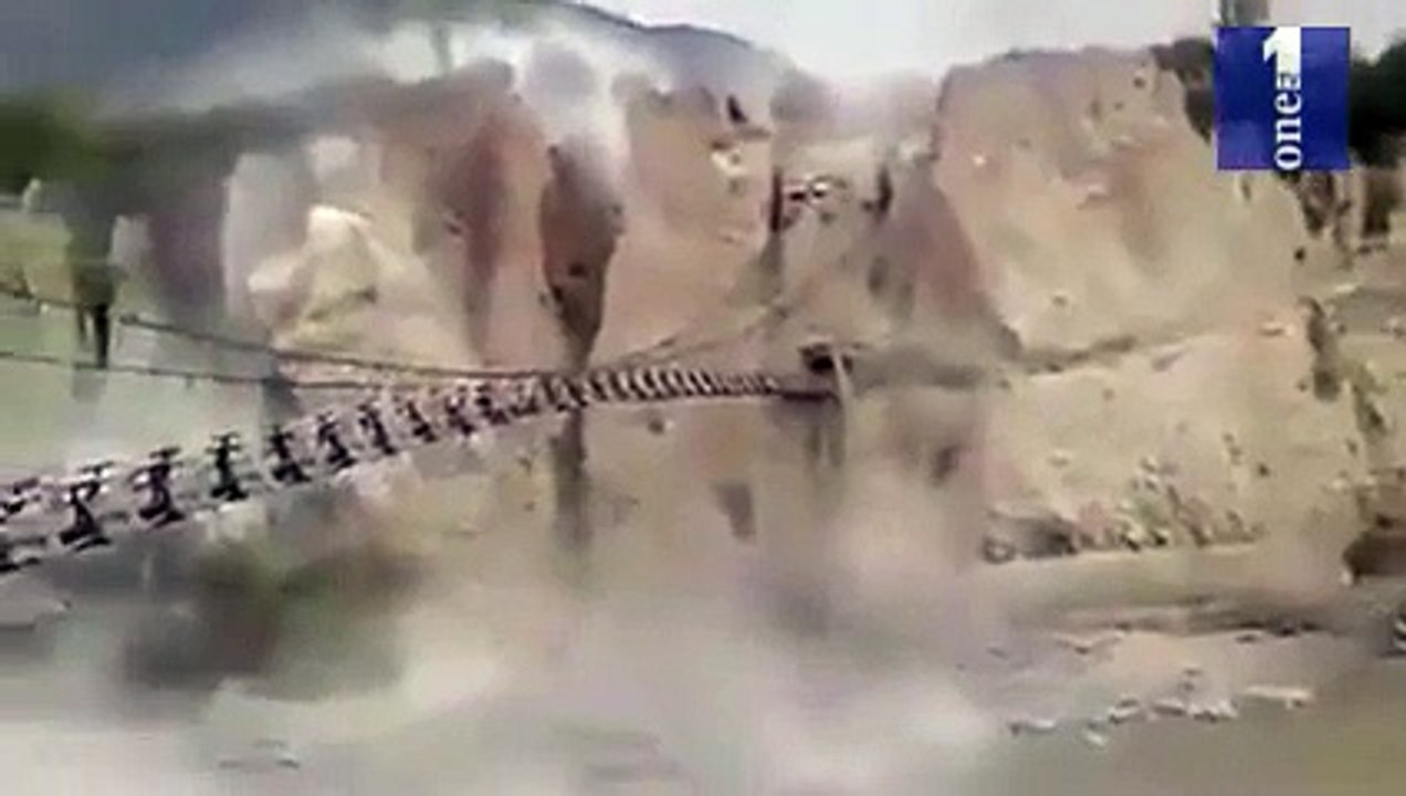 Exclusive Footage Pakistan mountain  During Earthquake 26-10-2015