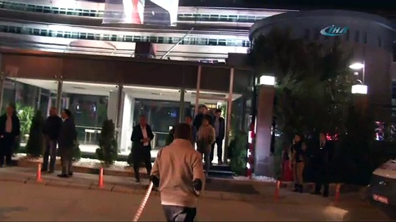 CHP Genel Merkezi önünde silah sesleri