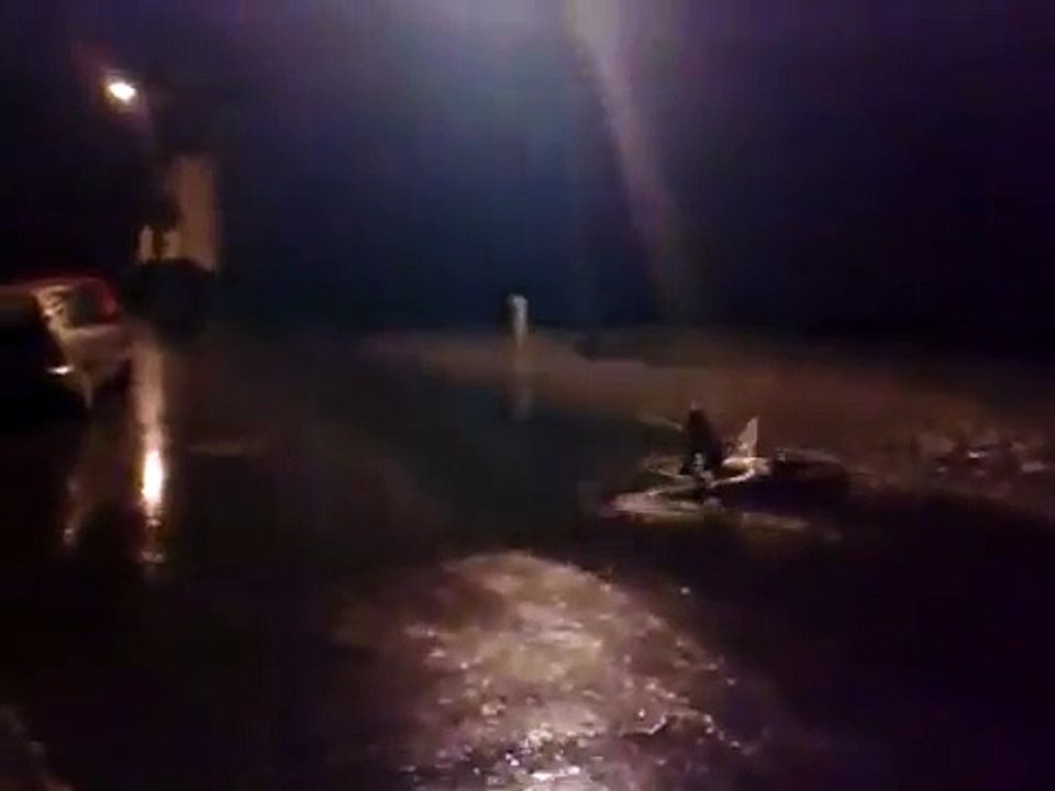 A tak się bawią ludzie w Polsce Mega Śmieszne filmiki i wpadki 2012 Zobacz !