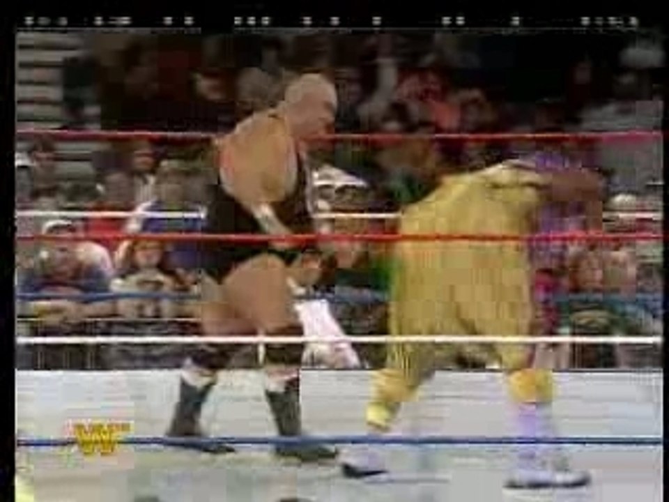 WWE RAW - King Kong Bundy vs. Mabel