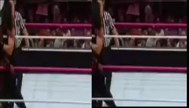 WWE Raw 26 october 2015-WWE Raw 26/10/2015 Romen Reings VS Kofi Kingston