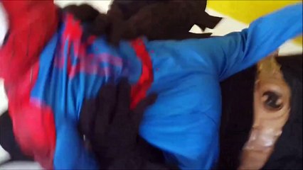 Spiderman vs Venom vs Batman vs Hulk - Superhero Battle - Death Match! Tropical Island Fig