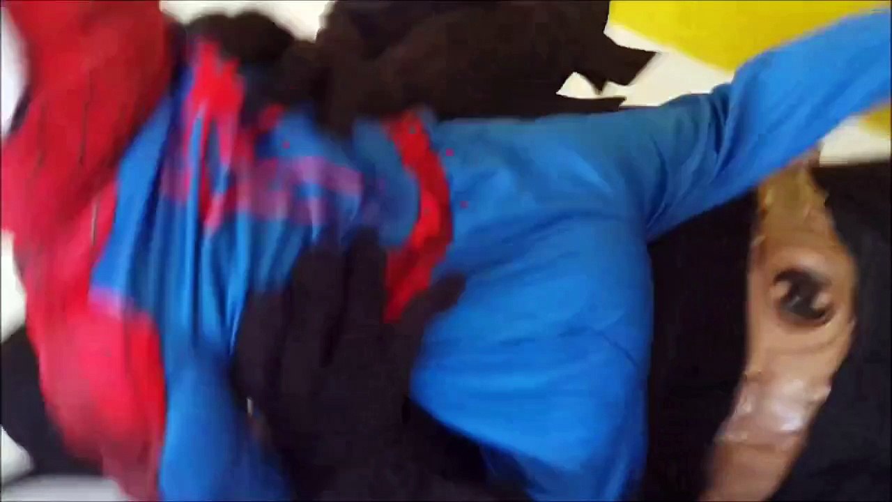 Spiderman vs Venom vs Batman vs Hulk - Superhero Battle - Death Match! Tropical Island Fig