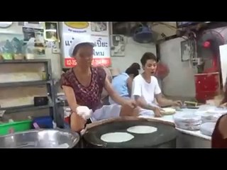 Amazing Thai Woman Making Rice Paper Sheets