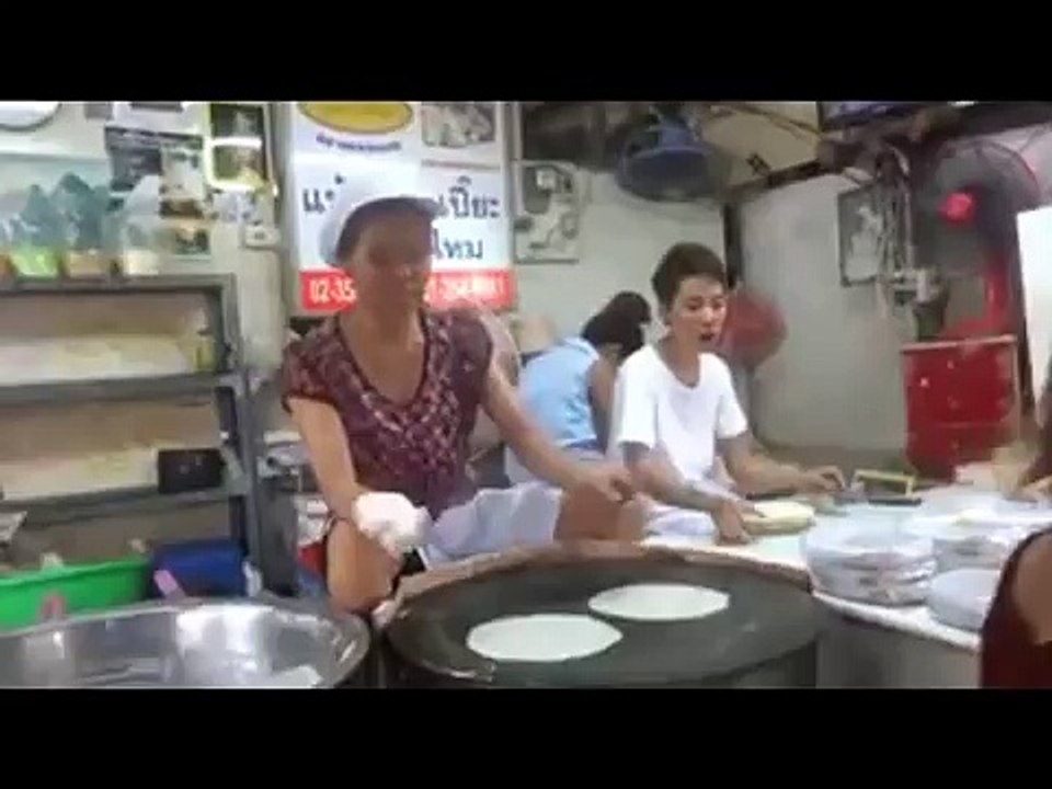 Amazing Thai Woman Making Rice Paper Sheets