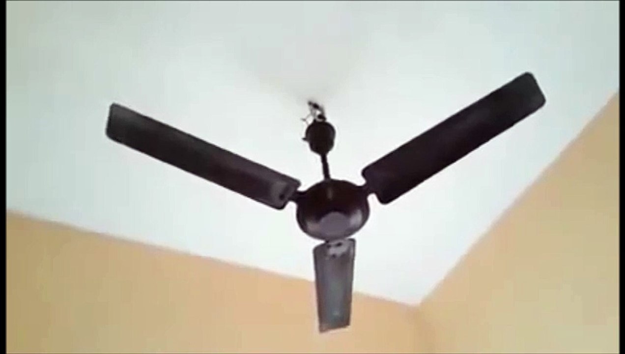 [FOOTAGE] Earthquake in New , Delhi l 26 Oct 2015