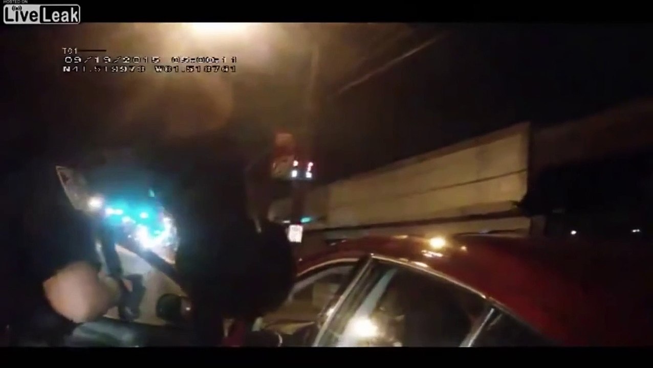 LiveLeak - Idiotic Woman Whips Out Race Card in Record Time