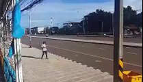 Man On Scooter Steals Womans Purse So She Steals His Scooter-Entertainment Stuff-by Funny Videos Collection