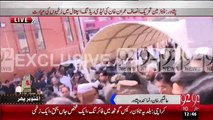 Imran Khan Zalzaly Ky Zakhmiyon Ki Ayadat Ky Lye Hospital Puhanch Gay – 27 Oct 15 - 92 News HD